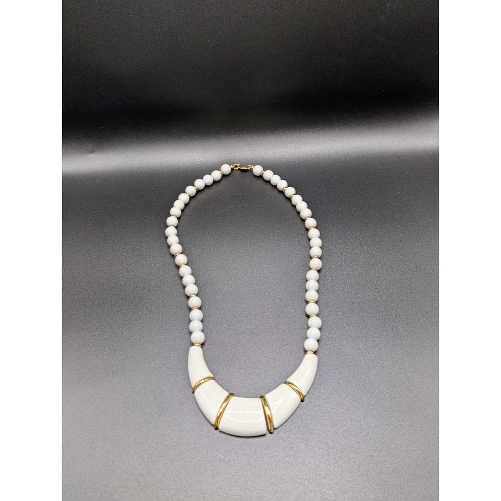 Vintage Napier 1980s White Lucite Gold Tone Chunky Bead Collar Necklace 22 inch